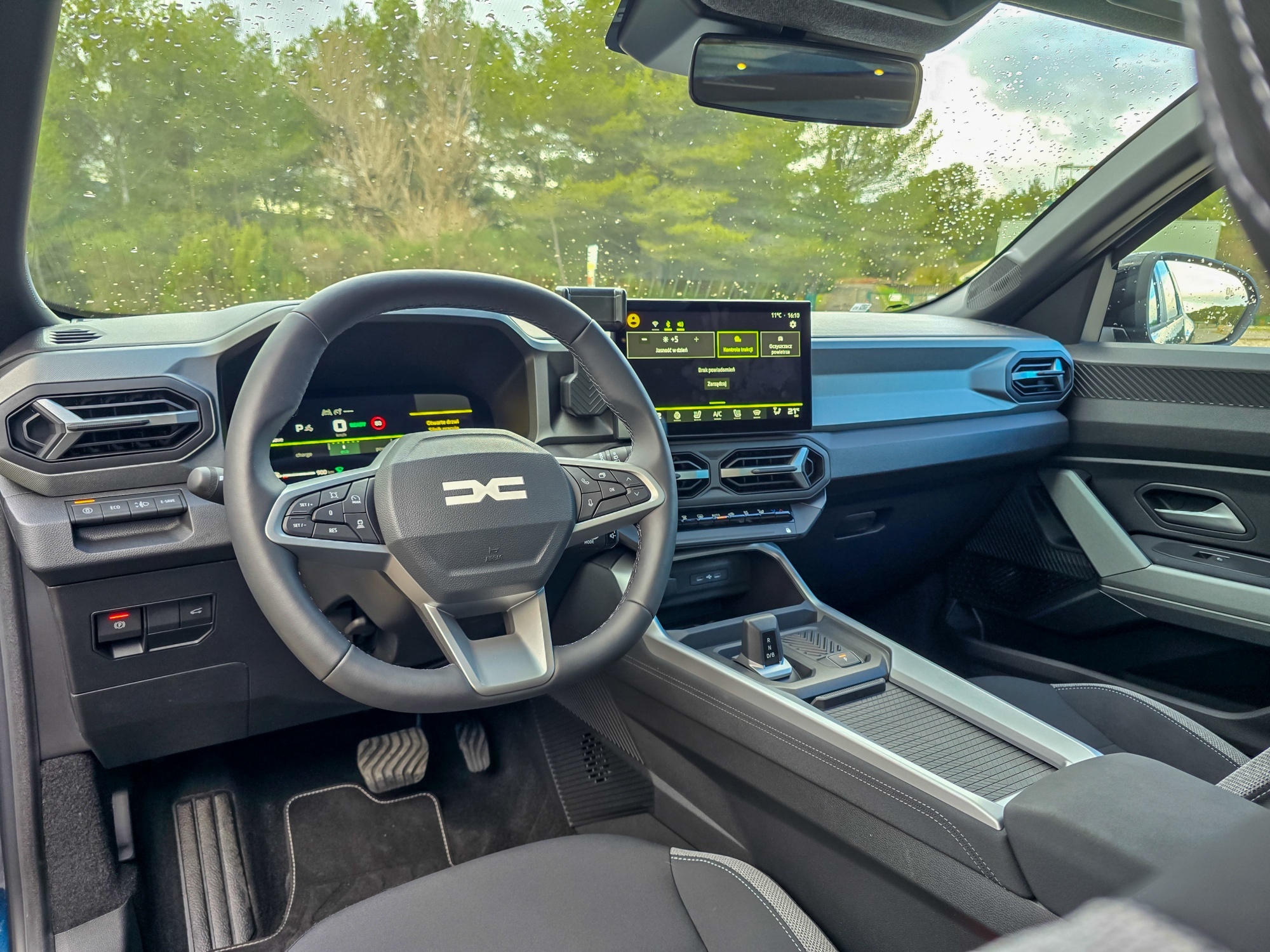 Dacia Bigster wnętrze