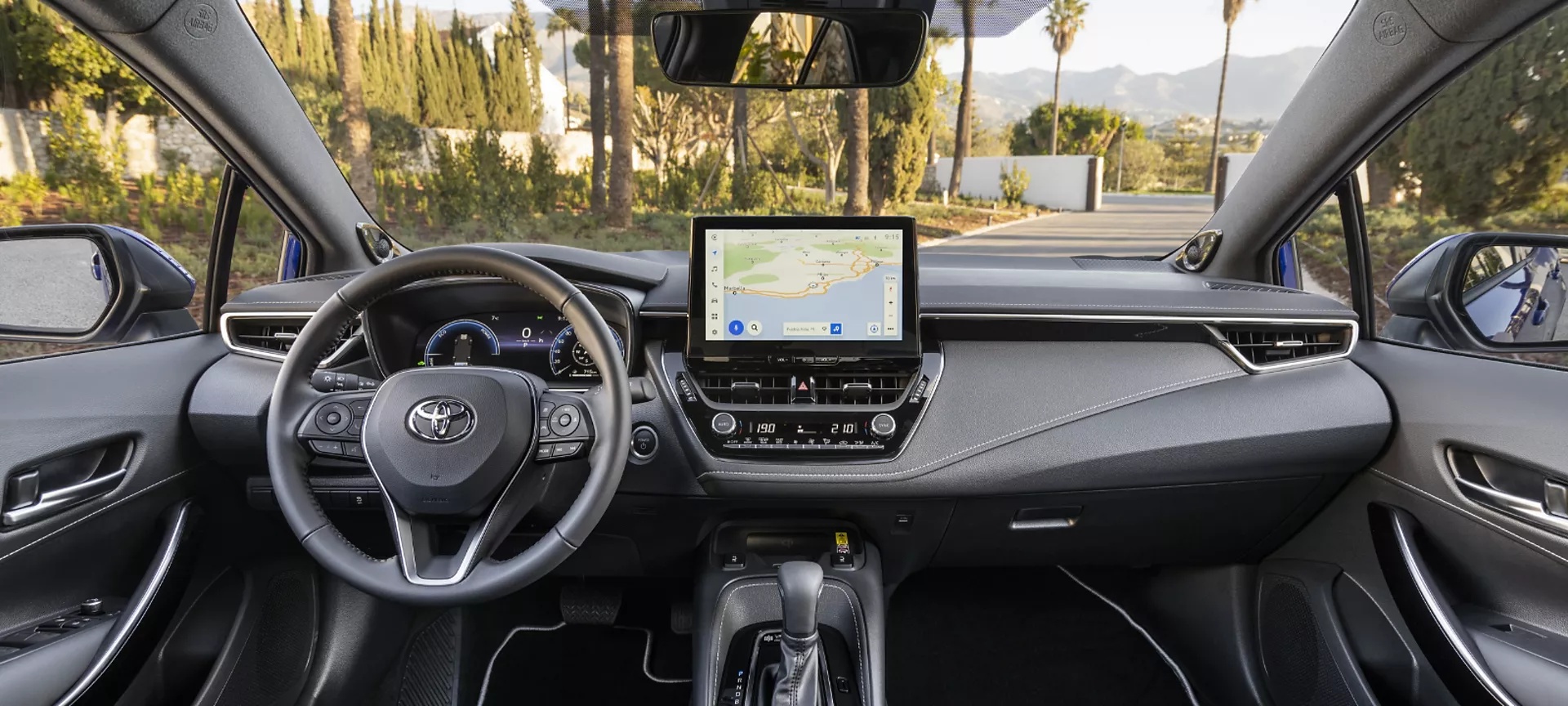 Toyota Corolla wnętrze