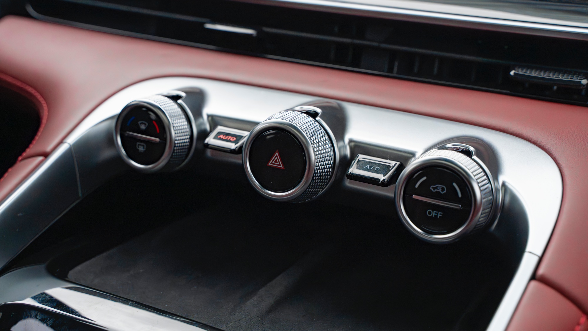 Omoda 9 Super Hybrid pokrętła