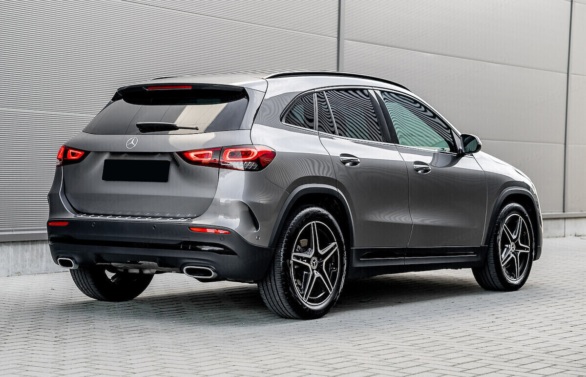 Mercedes GLA tył