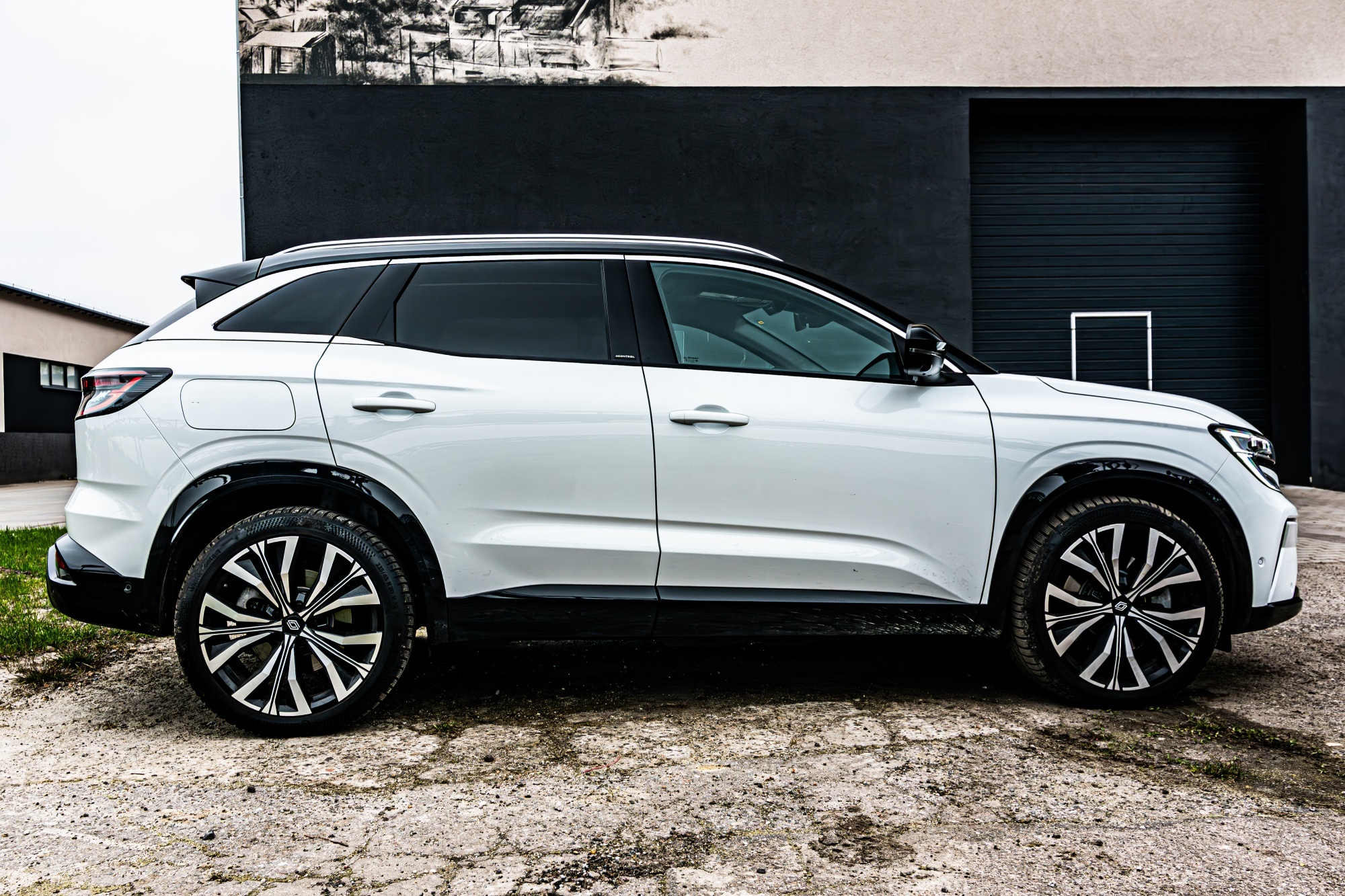 Renault Austral E-Tech sylwetka