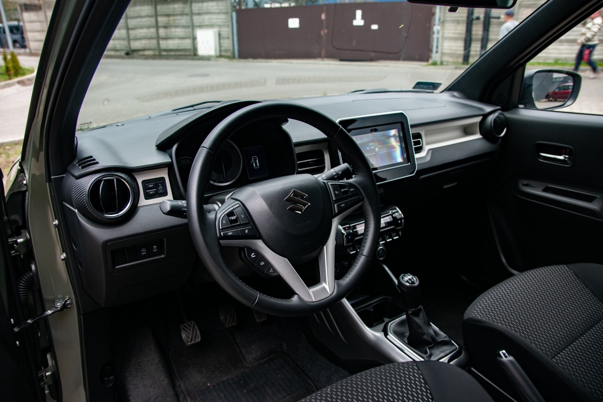 Suzuki Ignis kabina