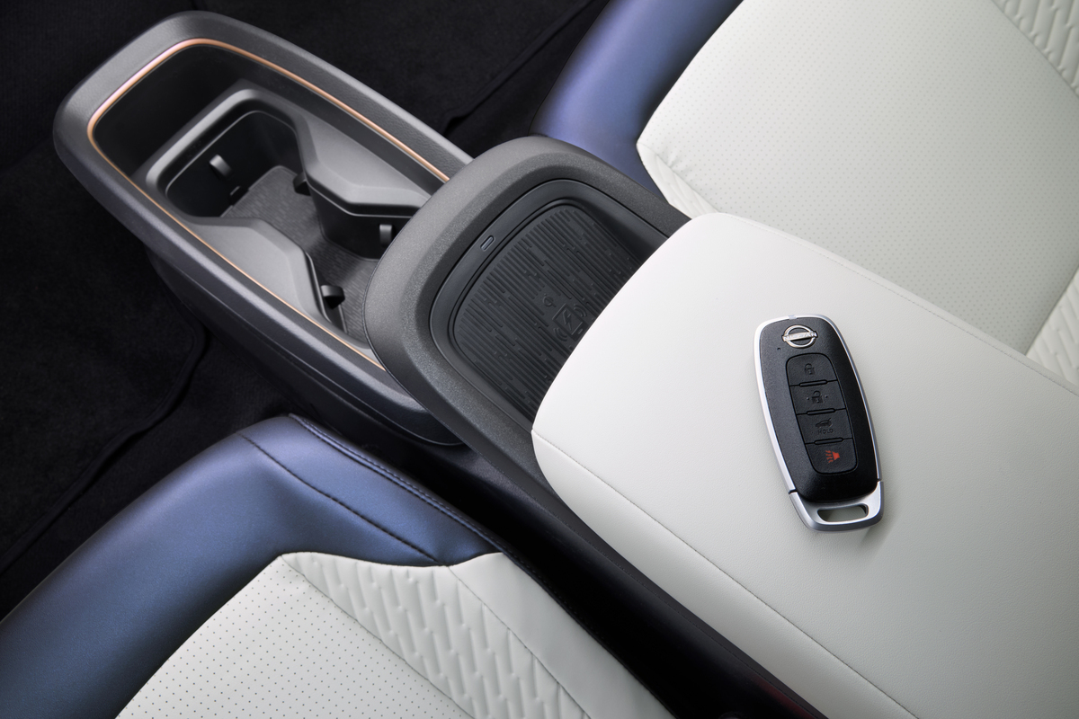Nissan Leaf 2026 tunel środkowy