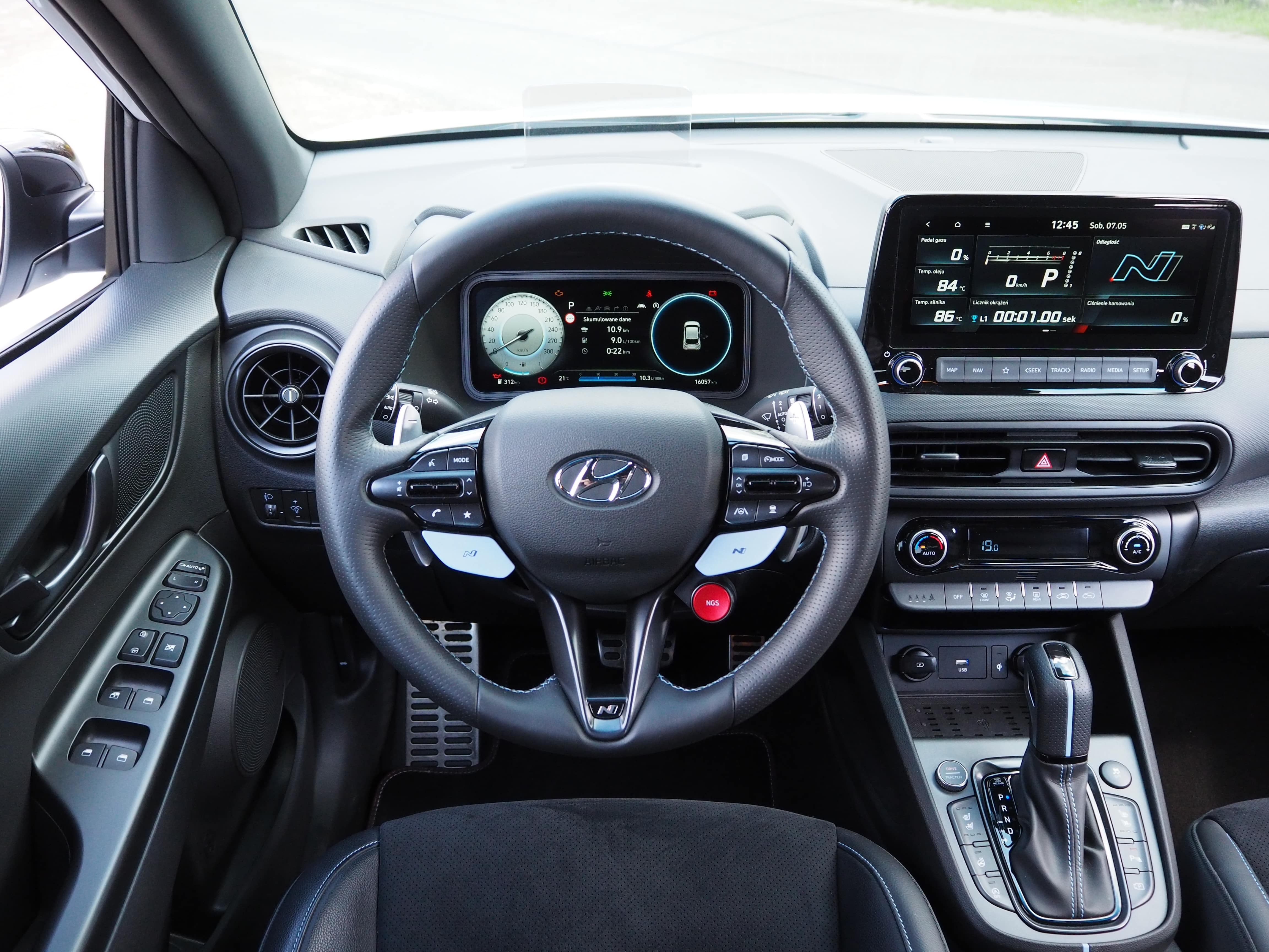 Hyundai Kona N wnętrze