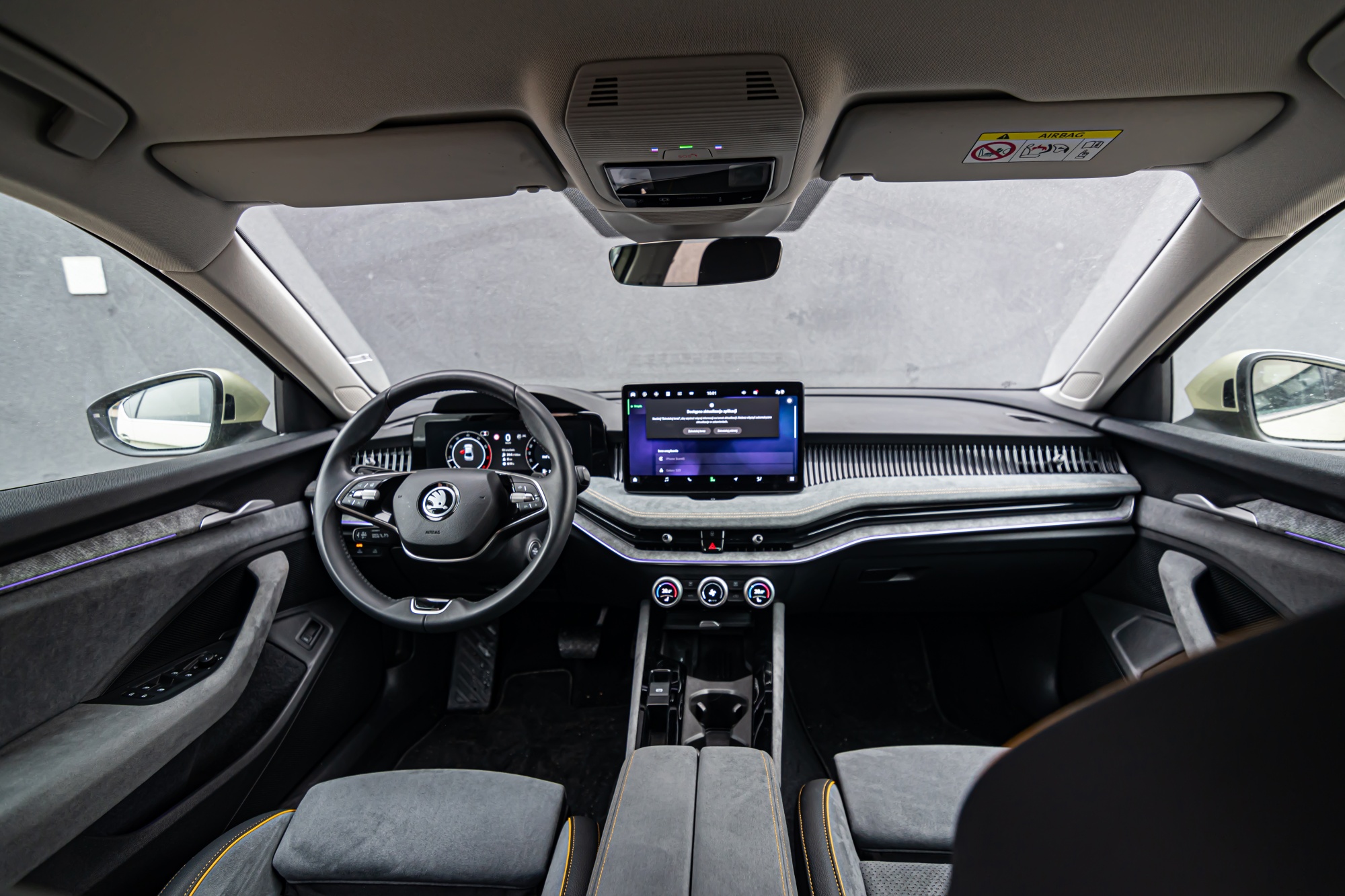Skoda Superb wnętrze