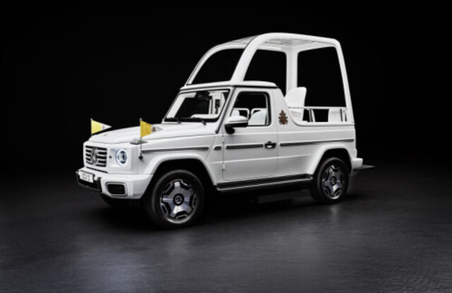 Mercedes benz Klasa G papamobile 2025