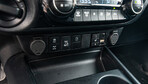 Toyota HiLux Double Cab Invincible 2.8 204KM Pick-Up