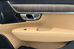 Volvo V90 T6 AWD Plug-In Hybrid Plus Dark