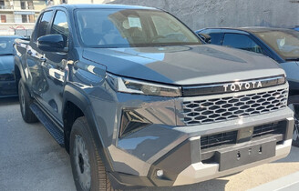 Toyota HiLux mHEV Double Cab Active 4x4 aut 2.8 204KM Pick-Up