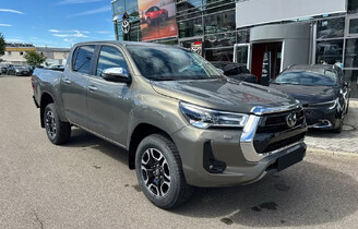Toyota HiLux Double Cab Executive 4x4 aut 2.8 204KM Pick-Up
