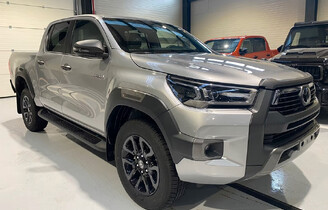 Toyota HiLux Double Cab Invincible 2.8 204KM Pick-Up