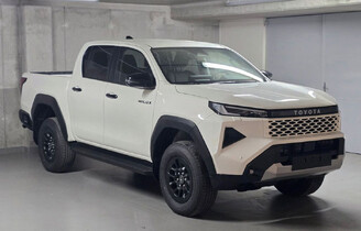 Toyota HiLux mHEV Double Cab Active 4x4 aut 2.8 204KM Pick-Up