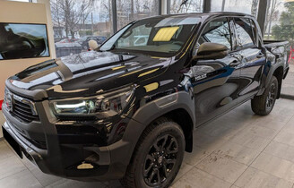 Toyota HiLux Double Cab Invincible 2.8 204KM Pick-Up