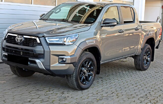 Toyota HiLux Double Cab Invincible 2.8 204KM Pick-Up
