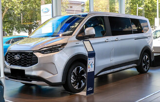 Ford Tourneo Custom 320 L2H1 Active A8 2.0 170KM Kombi