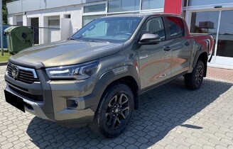 Toyota HiLux Double Cab Invincible 2.8 204KM Pick-Up