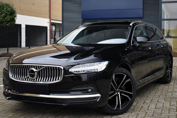Volvo V90 T8 AWD Plug-In Hybrid Ultra Bright