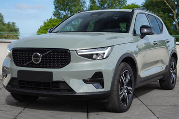 Volvo XC40 B4 Plus Dark