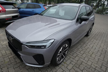 Volvo XC60 B5 B AWD Ultra Dark