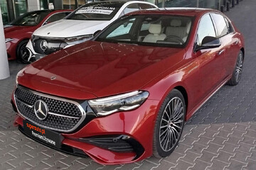 Mercedes E Klasa 220 d 4MATIC AMG Line