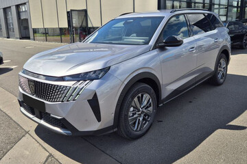 Peugeot 5008 Allure 1.2 mHEV  e-DCS6