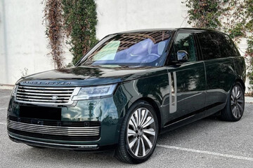 Land Rover Range Rover 4.4 V8 P615 LWB SV