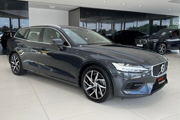 Volvo V60 T8 AWD Plug-In Hybrid Momentum