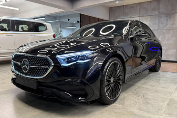 Mercedes E Klasa 220 d  4-Matic AMG