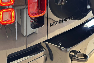Land Rover Defender 110 D300  X-Dynamic HSE