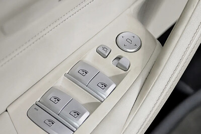 BMW Seria 5 530e xDrive Luxury Line aut