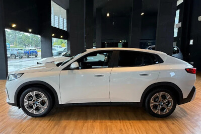 BMW iX2 eDrive20