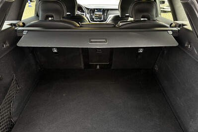 Volvo XC60 B4 D AWD Plus Dark