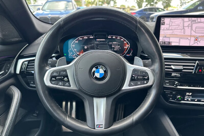 BMW Seria 5 M550i xDrive aut