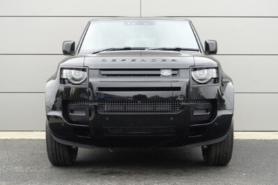 Land Rover Defender 90 D250 X-Dynamic SE