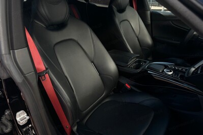 Aston Martin DBX V8