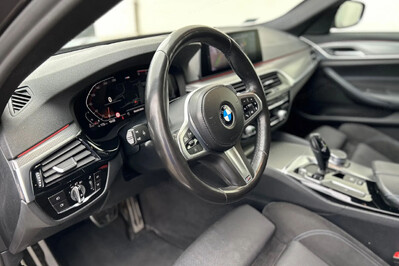 BMW Seria 5 520d xDrive M Sport sport-aut
