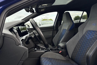 Volkswagen Golf VIII 2.0 TSI 4Mot R DSG