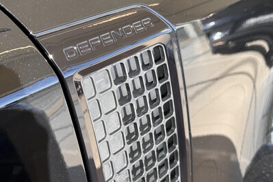 Land Rover Defender 110 D300  X-Dynamic HSE