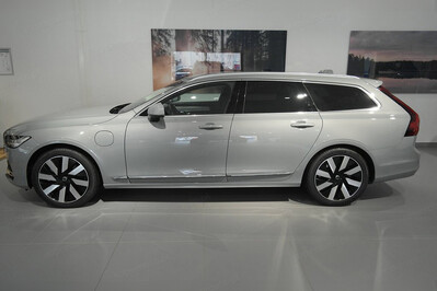 Volvo V90 T6 AWD Plug-In Hybrid Plus Bright