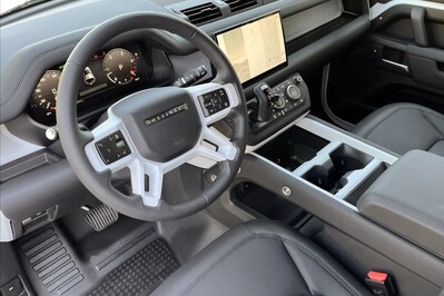 Land Rover Defender 110 X-Dynamic SE