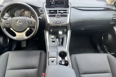 Lexus NX 300h Elegance 2WD