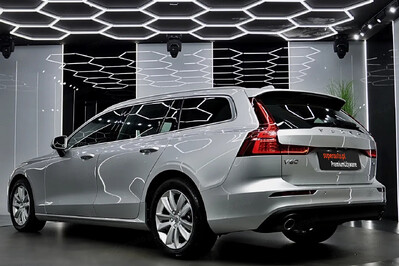 Volvo V60 B4 B Momentum Pro