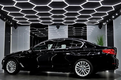 BMW Seria 5 530e xDrive Luxury Line