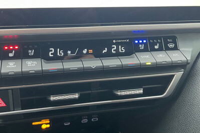 Toyota Camry Executive 2.5 Hybrid Dynamic Force