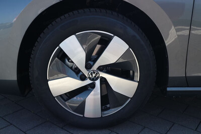 Volkswagen Passat Business Plus 1.5 TSI eHybrid DSG