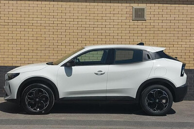 Alfa Romeo Junior Ibrida Q4