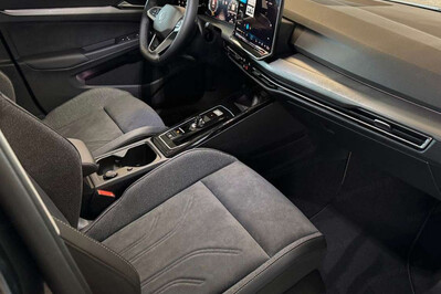 Volkswagen Golf Style 1.5 eTSI mHEV DSG