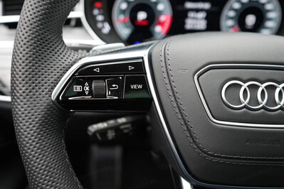 Audi A8 S8 TFSI quattro