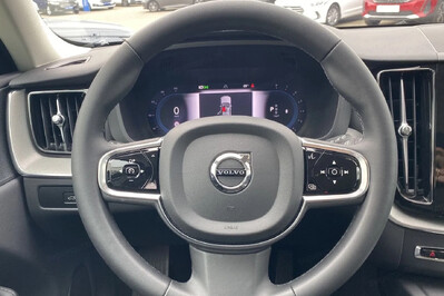 Volvo XC60 B4 B Plus Dark