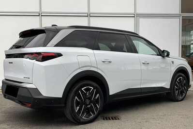 Peugeot 5008 GT 1.2 PureTech mHEV e-DCS6